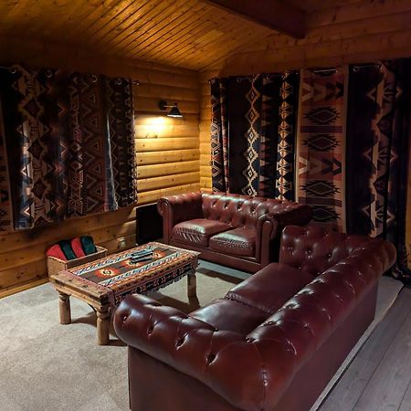 לאות' Pineshadow Lodge-Dog Friendly Kenwick Park Louth מראה חיצוני תמונה